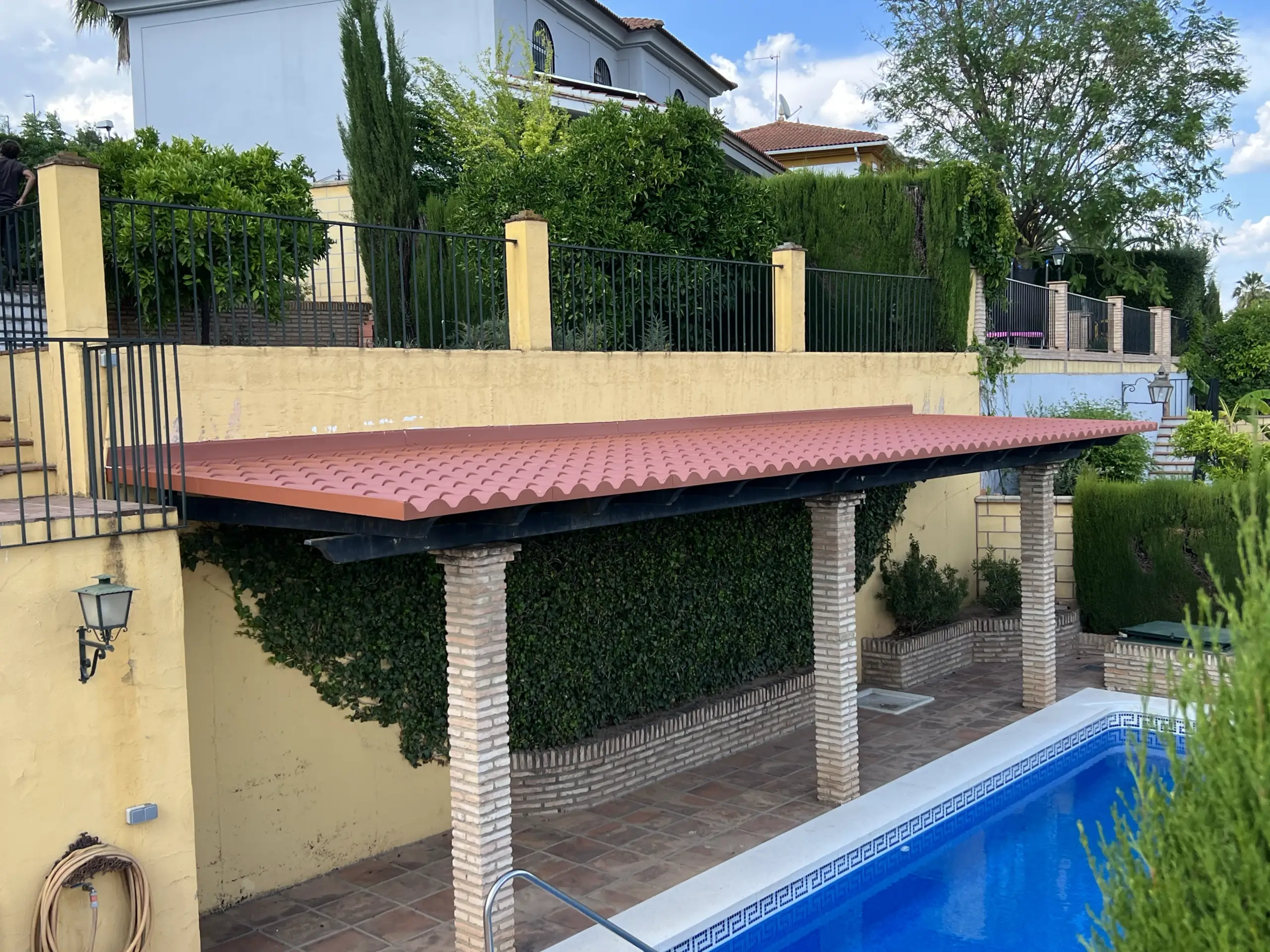 Pérgolas de panel teja